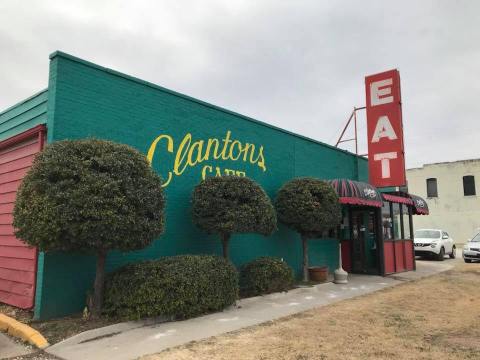 The Famous Chicken Fried Steak At Clanton's Cafe In Oklahoma Is From An 80-Year-Old Recipe