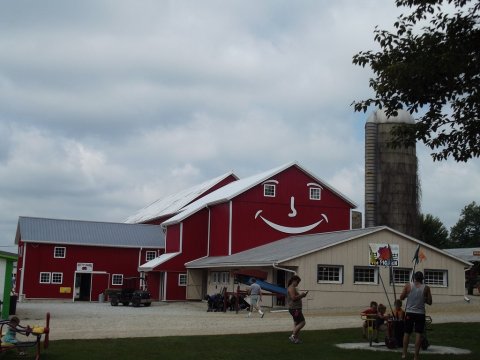 Green Meadows Petting Farm Is A Small-Town Petting Zoo In Wisconsin That's Worthy Of A Road Trip