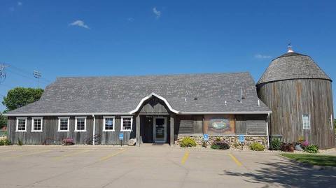 The Award-Winning Sour Cream Raisin Pie From Country Junction Restaurant In Iowa Is A Must Try