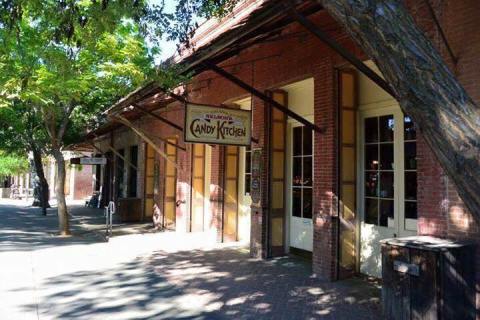 Northern California's Oldest Candy Shop Has Been Around Since 1926 And It's Not Hard To See Why