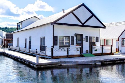 Go Glamping On Lake Pend Oreille In A Charming Floating Cabin In Idaho