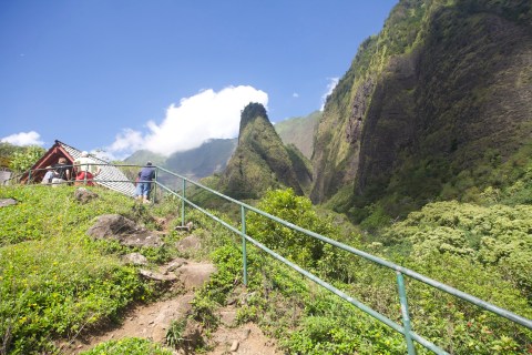 11 Of The Greatest Mountain Hiking Trails In Hawaii For Beginners