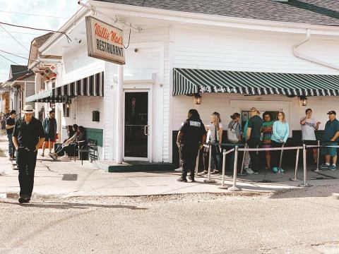 Folks Are Willing To Drive For Hours For The Fried Chicken From Willie Mae’s In New Orleans