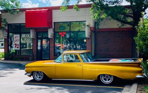 Bray's Hamburgers Has Satisfied Hungry Michiganders Since 1950