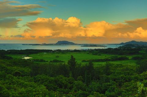 The Little-Known Ulupaina Trail In Hawaii Offers Unparalleled Views From Mauka To Makai