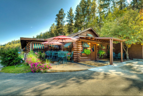 The Powder House Lodge In South Dakota Is Surrounded By The Most Breathtaking Fall Colors