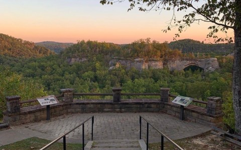 There's An Easily Accessible Overlook With Sweeping Views Of The Natural Arch In Kentucky