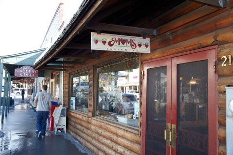 The Fresh-Baked Pies At Mom's Pie House In Southern California Are Made From Scratch Every Day