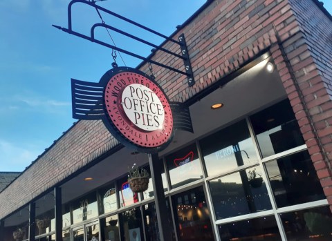 One Of The Nation's Top Pizzas Is Served At Alabama's Post Office Pies