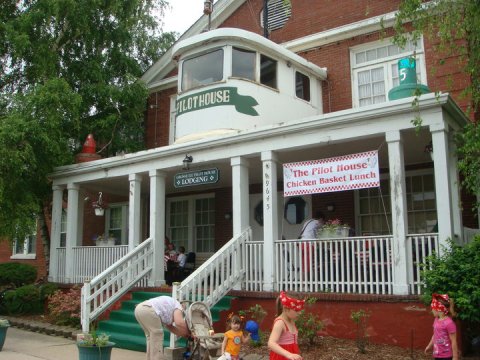 Spend The Night In A Historic Naval Air Station Building At Grosse Ile Pilot House In Michigan