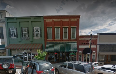 Open Since 1932, The Rough House Has Been Serving Hot Dogs In South Carolina Longer Than Any Other Restaurant