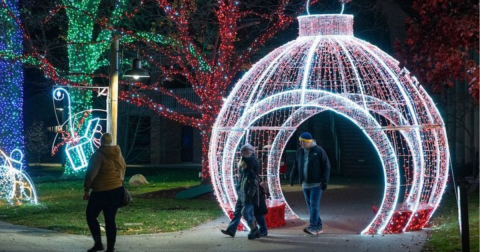 The Mesmerizing Christmas Display In Cleveland With Over 1 Million Glittering Lights