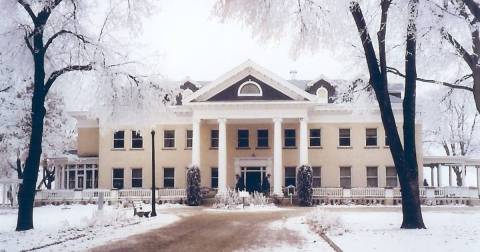 The Historic Daly Mansion In Montana Gets All Decked Out For Christmas Each Year