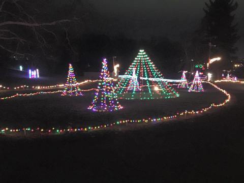 5 Drive-Thru Christmas Lights Displays In Indiana The Whole Family Can Enjoy