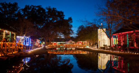 Acadian Village In Louisiana Transforms Into A Winter Wonderland This Holiday Season