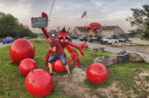 See If You Can Finish The World's Biggest Lobster Roll At Taste Of Maine In Maine