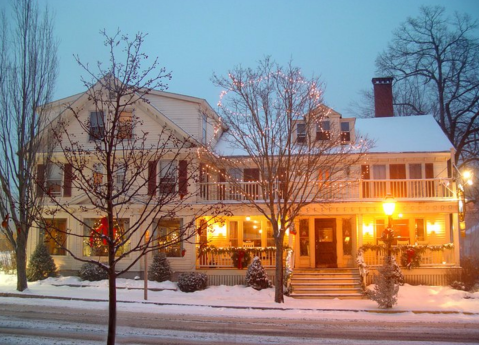 Stay Overnight In The 220 Year-Old Kennebunk Inn, An Allegedly Haunted Spot In Maine