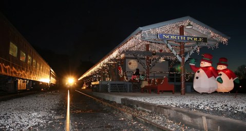 Take A Train To The North Pole And Visit Santa With The Tennessee Valley Railroad Museum