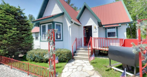 Mistletoe Holiday House, A Christmas Store In Wisconsin, Is Simply Magical