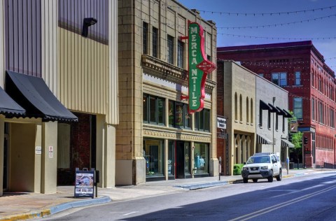 Step Back In Time At Pints & Pixels, An Arcade Bar In Alabama