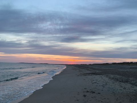 The Napatree Point Conservation Area Hike In Rhode Island Is Positively Amazing