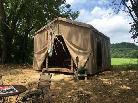 You'll Find A Luxury Glampground At Hayshed Farms Near Nashville, It's Ideal For Winter Snuggles And Relaxation