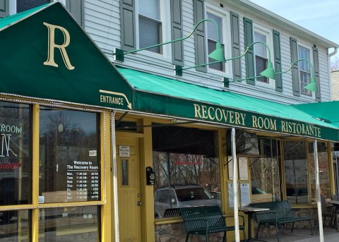 Recovery Room Is A Local Favorite In Connecticut For Pizza And Good Times