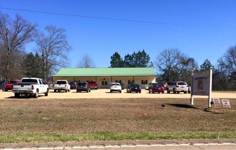 Surprisingly, Some Of The Best Steak In Mississippi Can Be Found At Luckey's Fish House