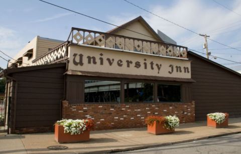 Sokolowski’s In Cleveland Has Some Of The Very Best Cafeteria-Style Food In The Nation