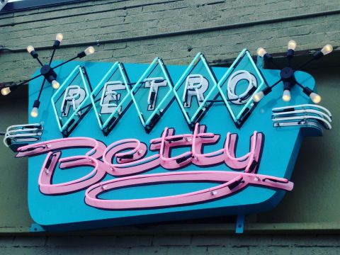 Shop 50s And 60s Retro Style At Retro Betty, An Adorable Vintage Store In Utah