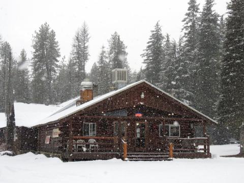 Nordman Store And Bar In Idaho Will Transport You To Another Era