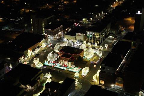 See Spectacular Christmas Lights From Above In Arkansas With This Helicopter Christmas Light Tour