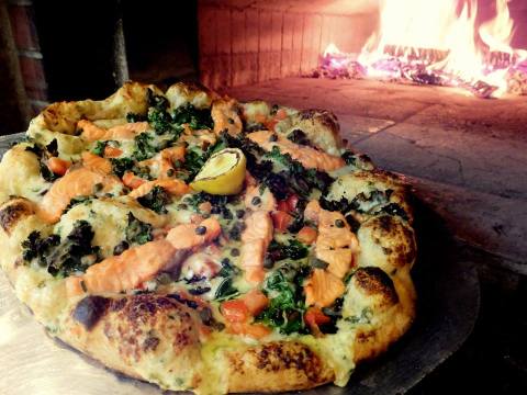 Clear Your Weekend Evenings For The Delicious Pizza At Flying Squirrel Bakery Cafe