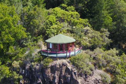 Have A Luxurious Night At Bella Luna Retreat, A Cottage In The Treetops of Northern California