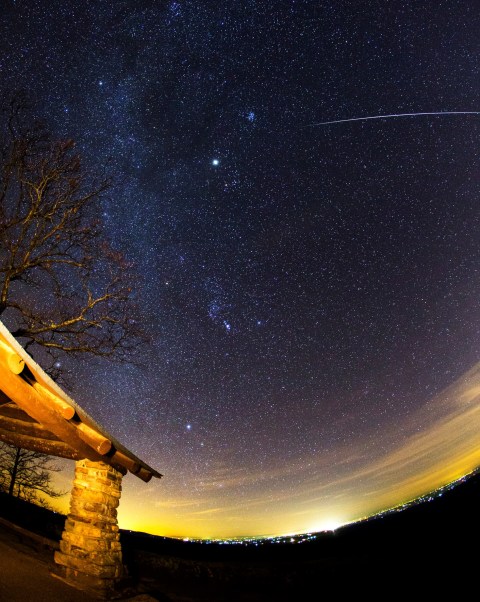 One Of The Biggest Meteor Showers Of The Year Will Be Visible In Arkansas In December