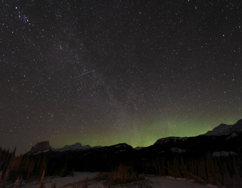 Watch Up To 100 Meteors Per Hour In The First Meteor Shower Of 2020, Visible From Colorado