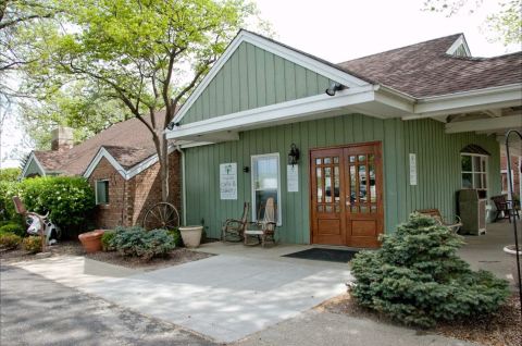 The Coziest Place For A Winter Illinois Meal, Magnolia Cafe & Bakery, Is Comfort Food At Its Finest