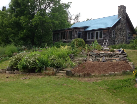 There’s A Hobbit-Themed Airbnb In New Hampshire And It’s The Perfect Little Hideout