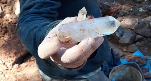 Ice Crystals Aren't The Only Thing You'll Find At Arkansas' Twin Creek Crystal Mine This Winter