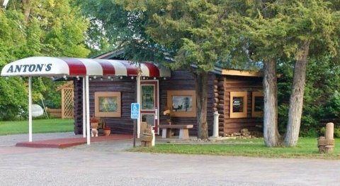 The Coziest Place For A Minnesota Winter Meal, Anton's, Is Comfort Food At Its Finest