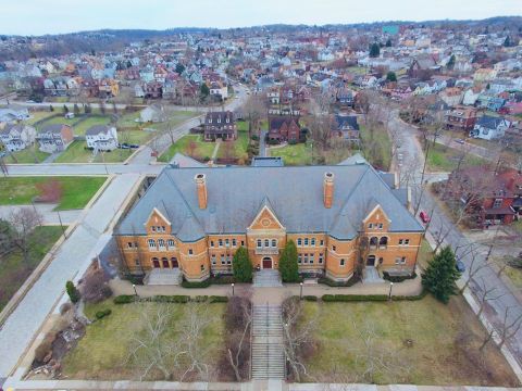 There's A Castle In Pennsylvania That's Also A Library And It's A Bookworm's Happy Place