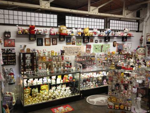 Hundreds And Hundreds Of Waving Cats Greet You At Ohio's Lucky Cat Museum