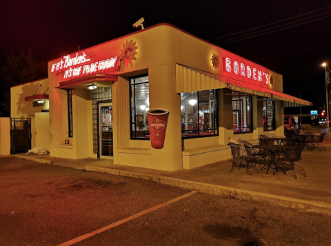 Enjoy Old Fashioned Ice Cream At Borden's, The Last-Standing Shop Of Its Kind In Louisiana