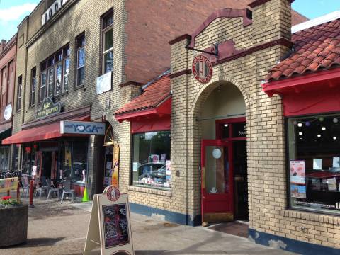 8 Comfy And Cozy Idaho Book Shops To Get Lost In On A Snowy Day