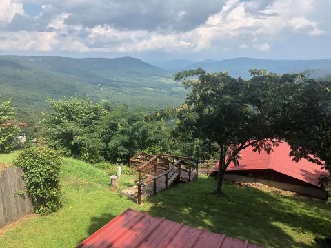 You'll Have A Front Row View Of The Arkansas Grand Canyon At These Cozy Cabins