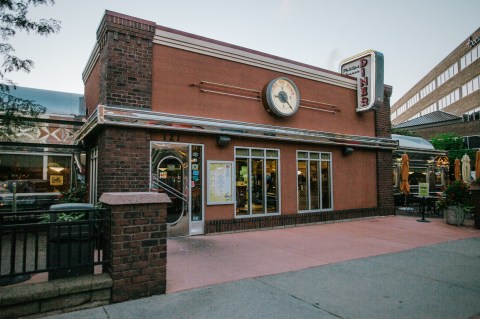 The Famous Philips Avenue Diner In South Dakota Was Just Named One Of The Best In America