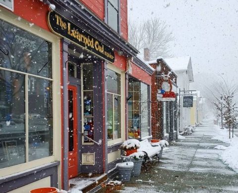 11 Comfy And Cozy Ohio Book Shops To Get Lost In On A Snowy Day