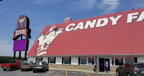 A Massive Candy Store In Missouri, Redmon’s Candy Factory Will Take You Back To Childhood