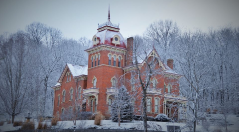 This 146-Year-Old Bed And Breakfast Is One Of The Most Haunted Places Near Cincinnati… And You Can Spend The Night