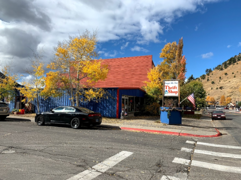 If You Live In Wyoming, You Must Visit The Impressive Forget-Me-Not Thrift Store At Least Once